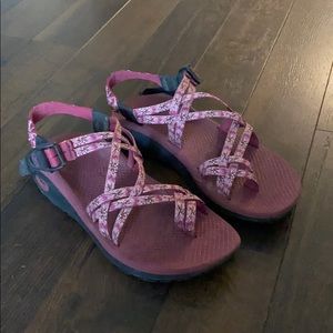 Women’s Chacos Size 9